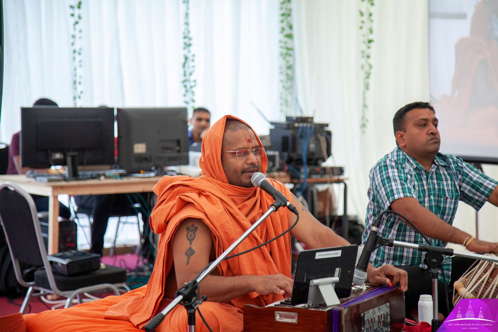 ©1987-2017 SKS Swaminarayan Temple East London